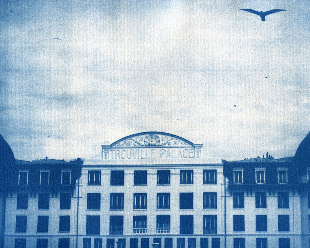 Façade avant du Trouville Palace.